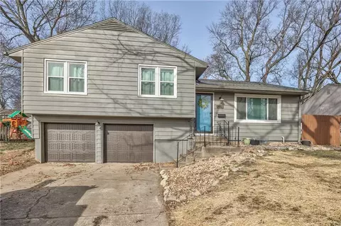 5224 Nieman Rd, Shawnee, KS 66203