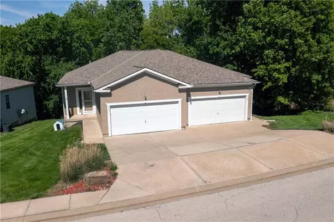 3303 N 103rd Ter, Kansas City, KS 66109