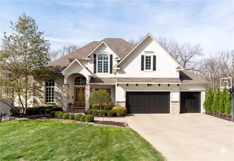 4820 W 68 St, Prairie Village, KS 66208