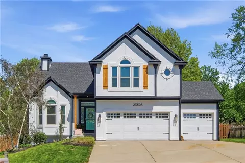 23508 W 46th St, Shawnee, KS 66226
