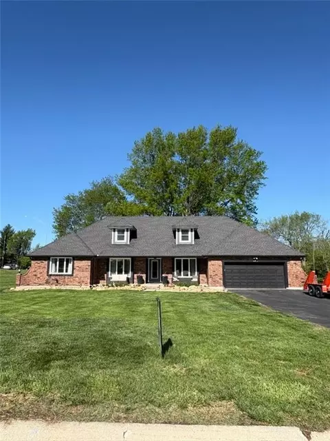 400 Appaloosa Dr, Raymore, MO 64083