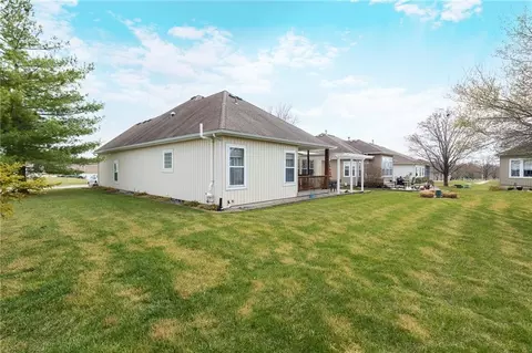 Exterior - 4756 SW Leafwing Dr, Lees Summit, MO 64082 photo 4 of 4