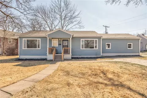 1017 Sherman Ave, Leavenworth, KS 66048