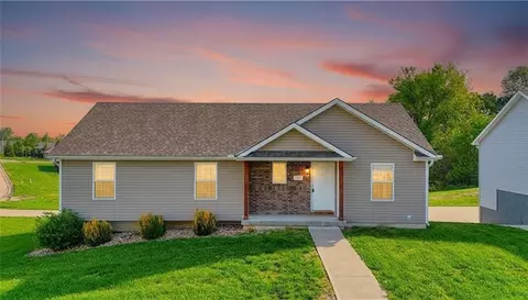 1221 Cherry St, Warrensburg, MO 64093