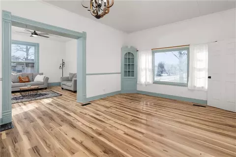 Living - 301 E Mitchell St, Marshall, MO 65340 photo 4 of 4