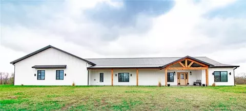 1050 NE 175, Knob Noster, MO 65336