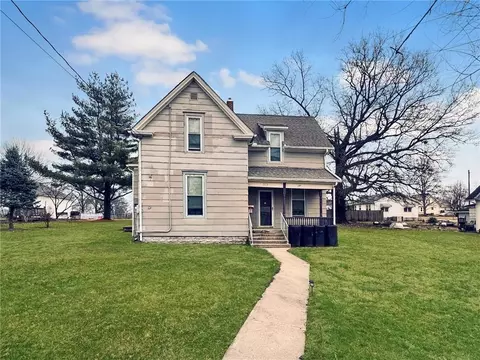 303 S Institute St, Richmond, MO 64085