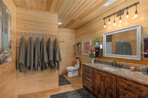 Bath - 8806 NW State Route Cc, Hamilton, MO 64644 photo 5 of 6