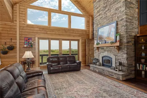 Living - 8806 NW State Route Cc, Hamilton, MO 64644 photo 2 of 3