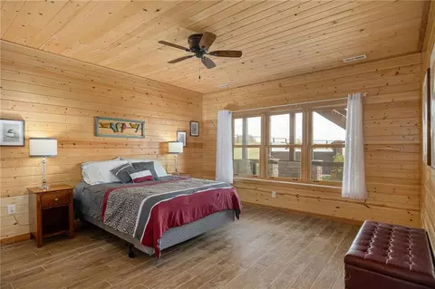 Bedroom - 8806 NW State Route Cc, Hamilton, MO 64644 photo 5 of 6