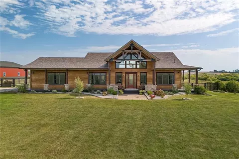 8806 NW State Route Cc, Hamilton, MO 64644