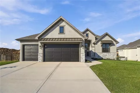 10510 N Liberty St, Kansas City, MO 64155