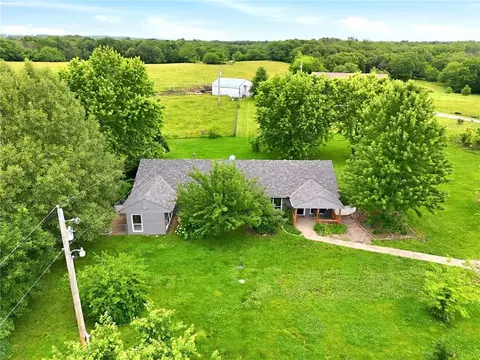 1641 NW 100 Rd, Kingsville, MO 64061