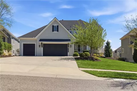 11415 W 165th Ter, Overland Park, KS 66221