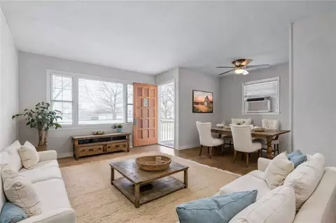 2005 S Hedges Ave, Independence, MO 64052