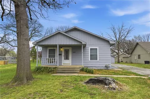 203 S Dittman St, Frontenac, KS 66763