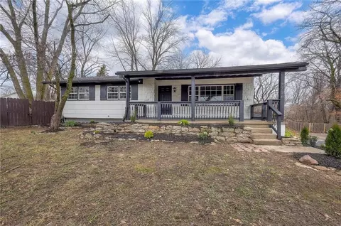 6728 Montana Ct, Kansas City, KS 66111