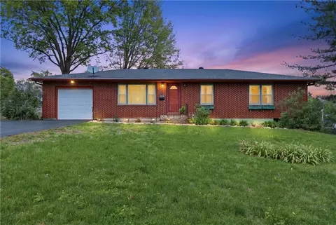 16314 E Pacific Ave, Independence, MO 64050