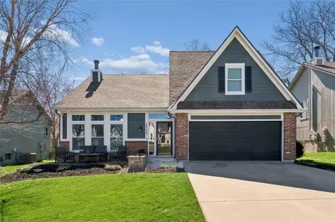 6434 Mccoy St, Shawnee, KS 66226