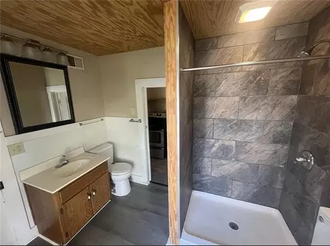 Bath - 201 E Culton 203 N College St, Warrensburg, MO 64093 photo 1 of 3