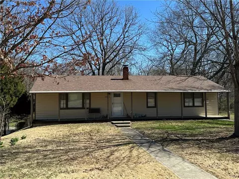 10303 Richmond Ave, Kansas City, MO 64134