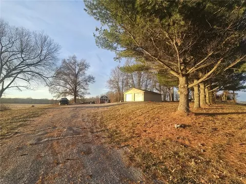 7800 NE State Route U, Hamilton, MO 64644