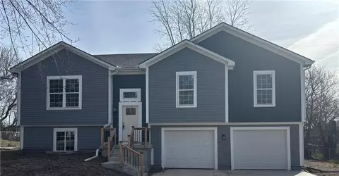 805 Thieme St, Grain Valley, MO 64029