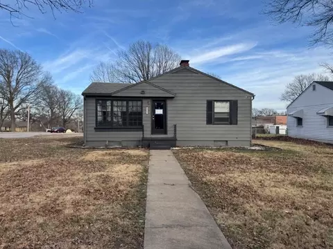 6301 Kentucky Ave, Raytown, MO 64133