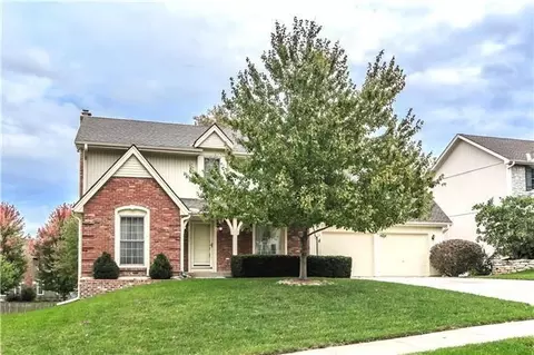 4012 NE 63rd St, Gladstone, MO 64119