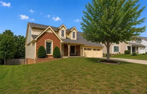 4012 NE 63rd St, Gladstone, MO 64119
