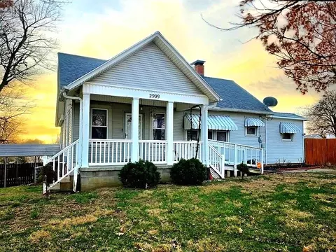 2909 S Leonard Rd, Saint Joseph, MO 64503