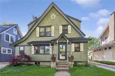6430 Walnut St, Kansas City, MO 64113