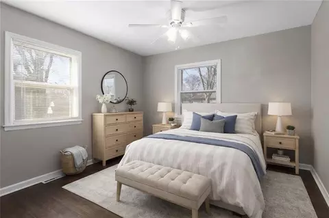 Bedroom - 902 SW Lea Dr, Lees Summit, MO 64081 photo 1 of 6