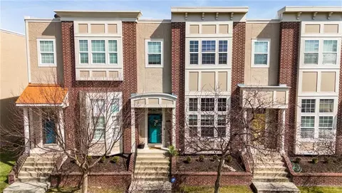 2905 Gentry Park, North Kansas City, MO 64116