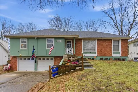 12912 Sycamore Ave, Grandview, MO 64030