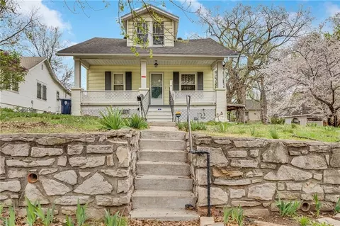 8406 Independence Ave, Kansas City, MO 64125