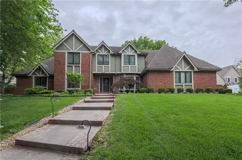 2305 W 127th St, Leawood, KS 66209