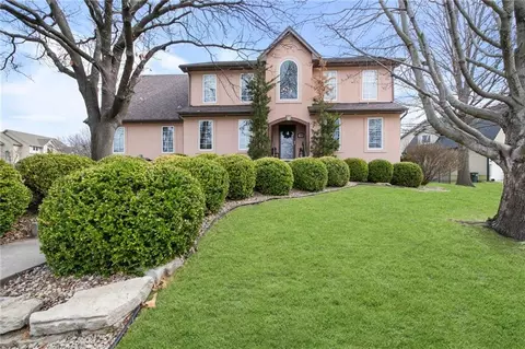 2800 SW Twincreek Ct, Blue Springs, MO 64015