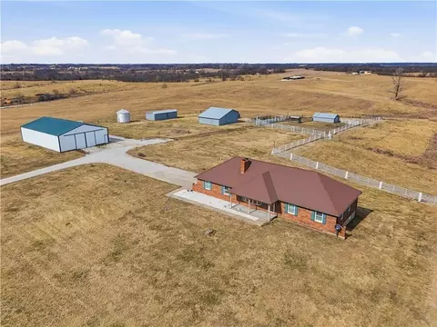 10625 Franklin Rd, Richmond, MO 64085