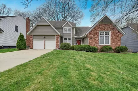 5251 W 129th Ter, Leawood, KS 66209