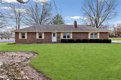 27 Circle Dr, Plattsburg, MO 64477
