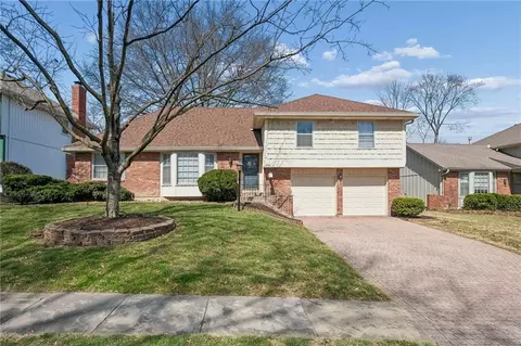 10104 W 98th Ter, Overland Park, KS 66212