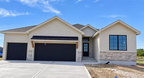 19324 Mahaffie St, Spring Hill, KS 66083