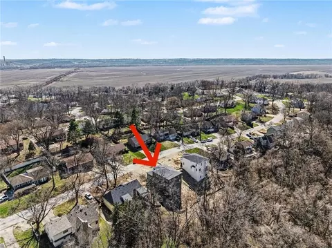 5516 NW Verlin Dr, Kansas City, MO 64152