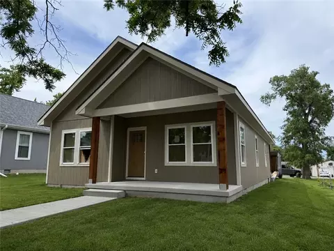 314 W 4th St, Cameron, MO 64429