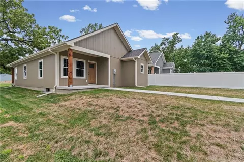 314 W 4th St, Cameron, MO 64429 photo 22