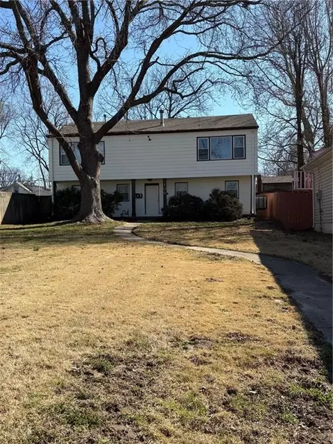 105 S Crysler Ave, Independence, MO 64050