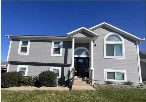 715 Madison Creek Ct, Raymore, MO 64083