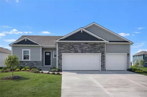 17827 Houston St, Gardner, KS 66030