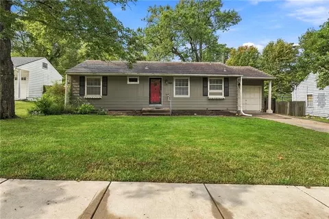 7208 Cherokee Dr, Prairie Village, KS 66208